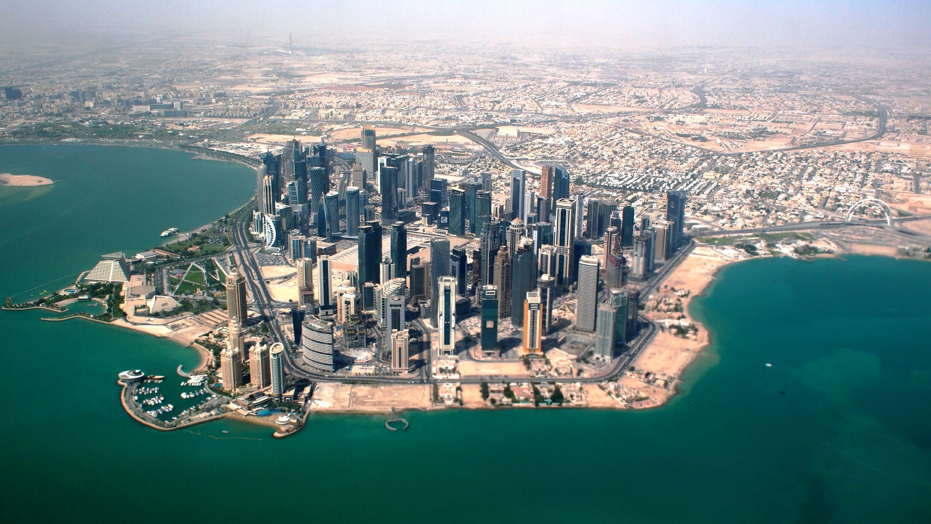 Wiza turystyczna do Kataru – czy jest obowiązkowa, jak wyrobić? Zasady wjazdu do Kataru na MŚ 2022
